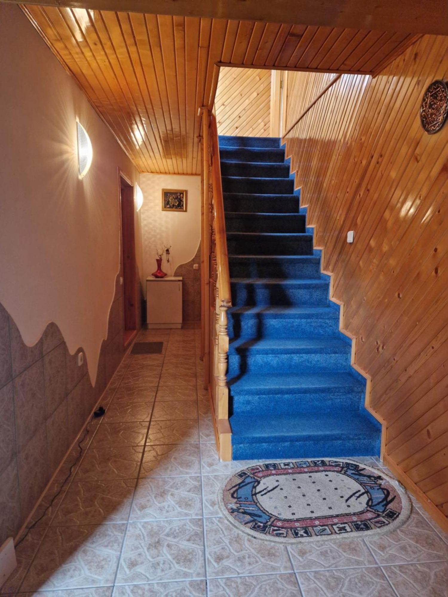 Voro Mold Hotel Гура Хуморулуй Екстериор снимка