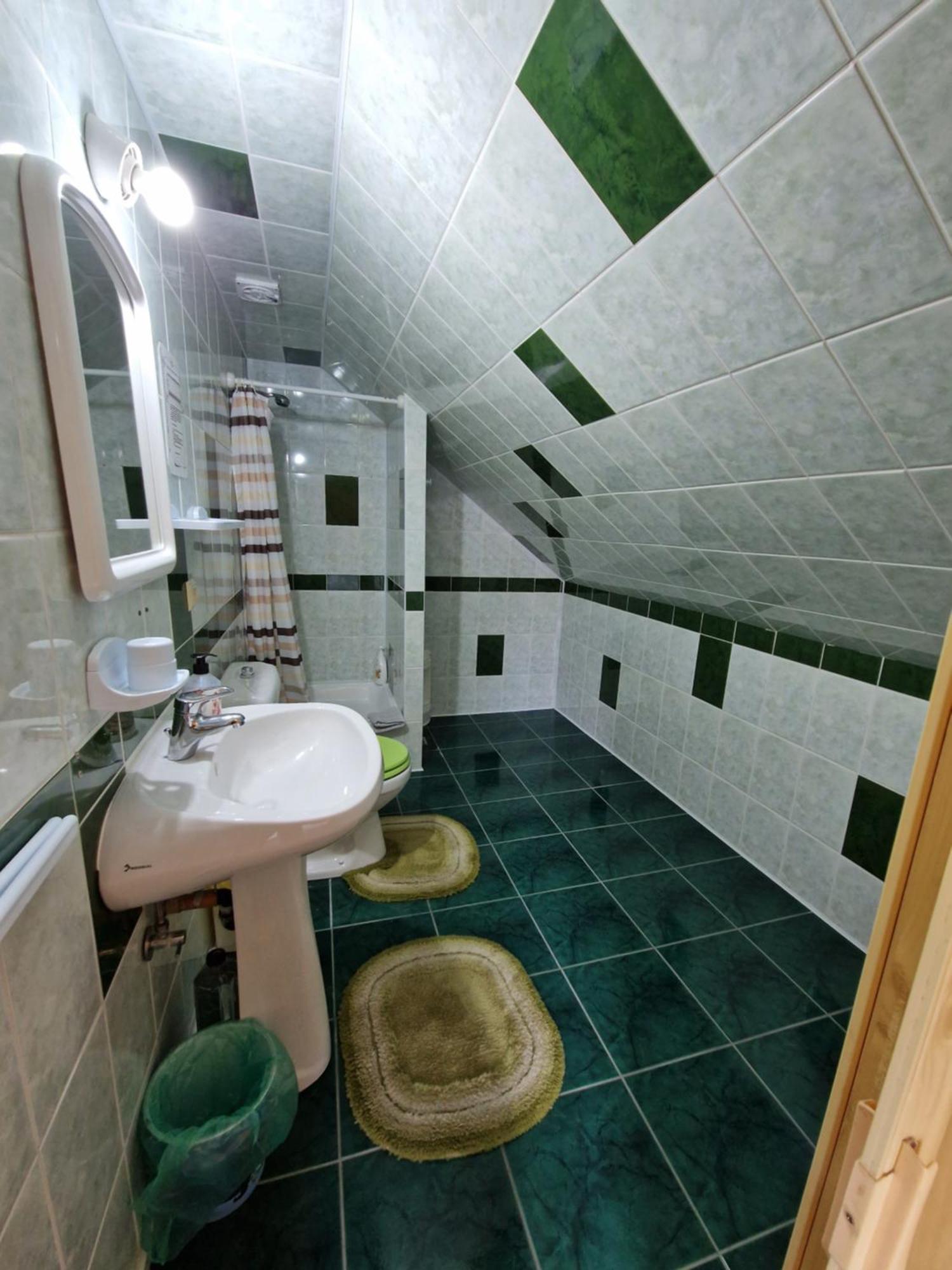 Voro Mold Hotel Гура Хуморулуй Екстериор снимка