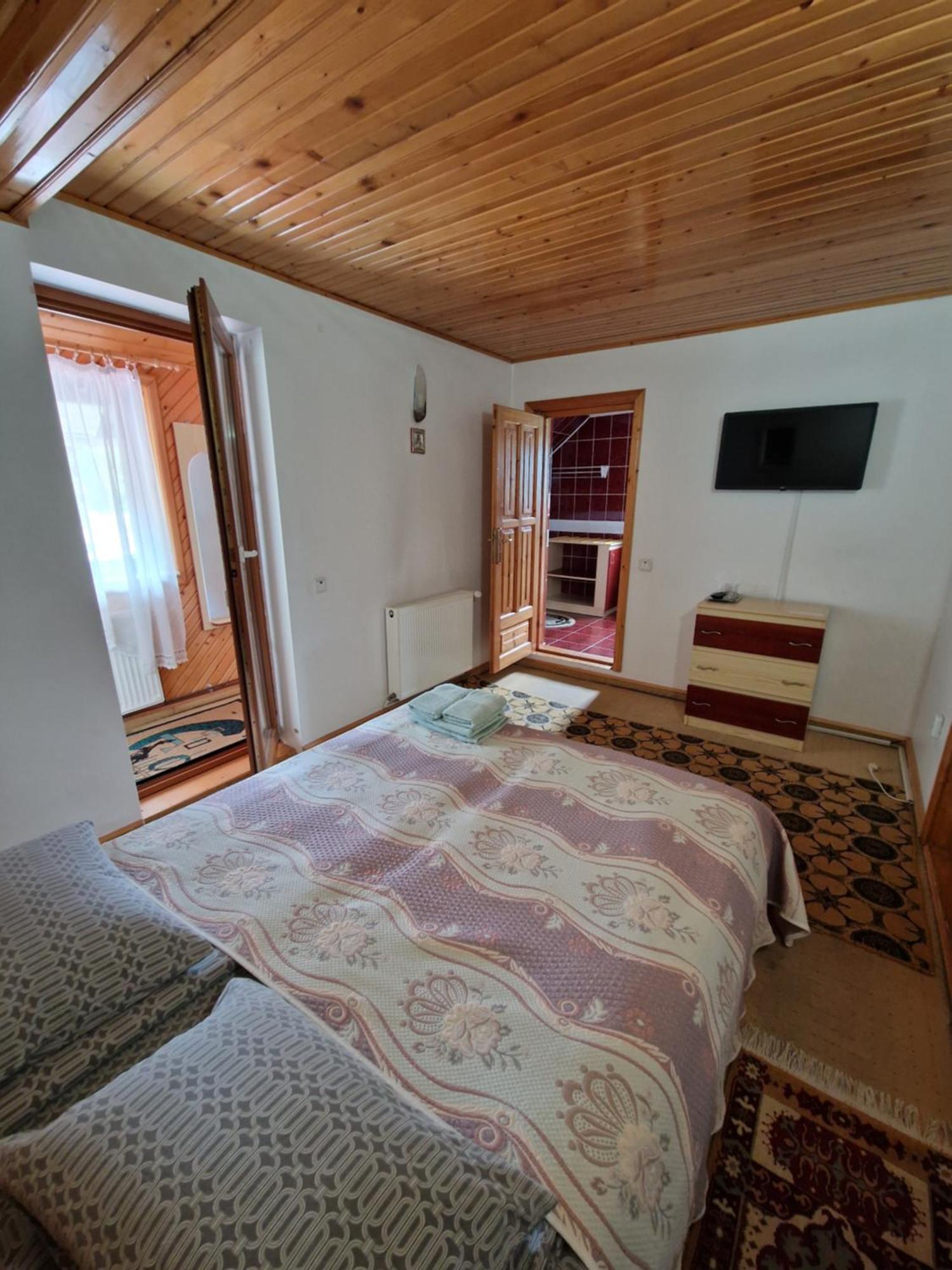 Voro Mold Hotel Гура Хуморулуй Екстериор снимка