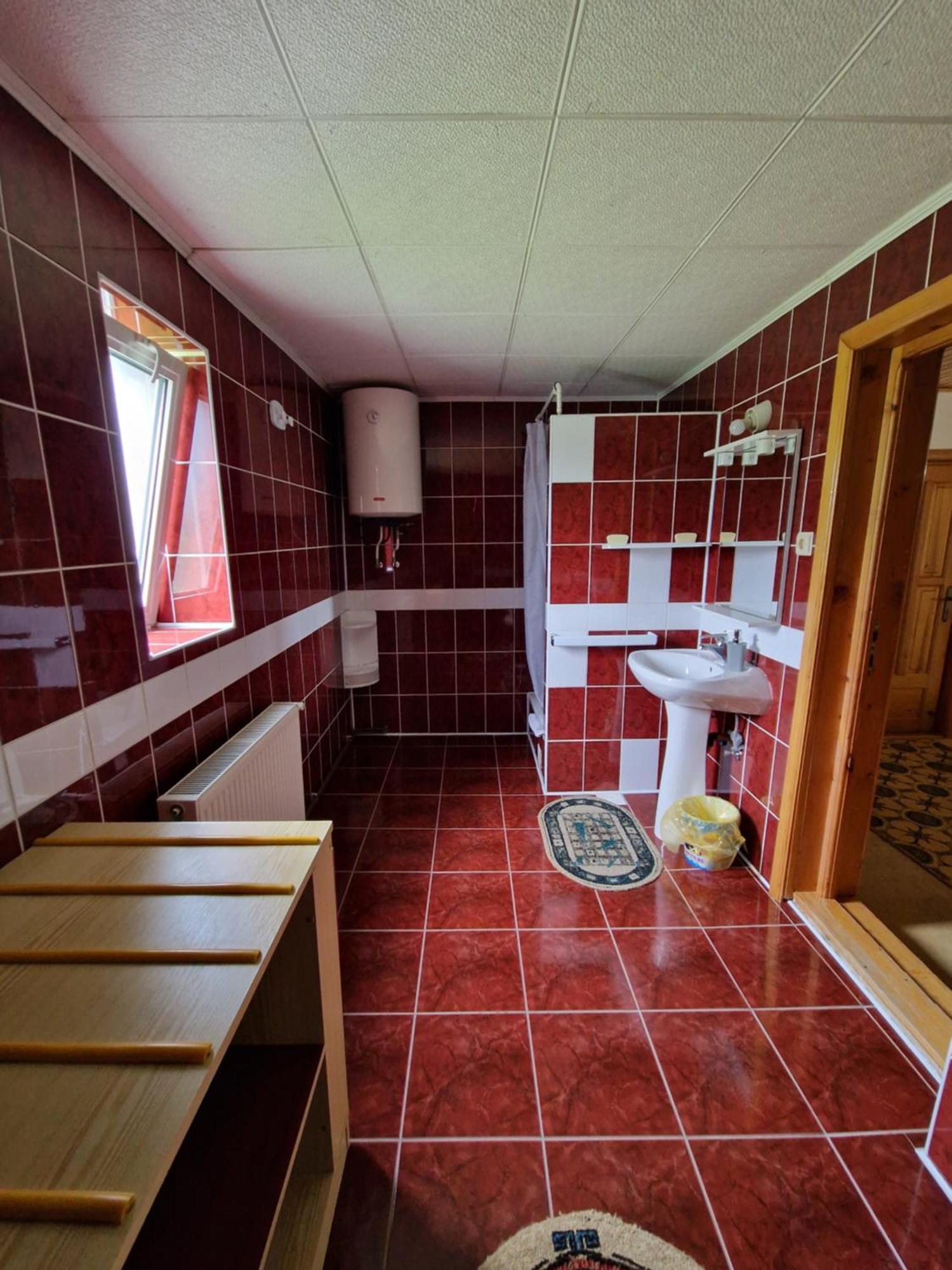 Voro Mold Hotel Гура Хуморулуй Екстериор снимка